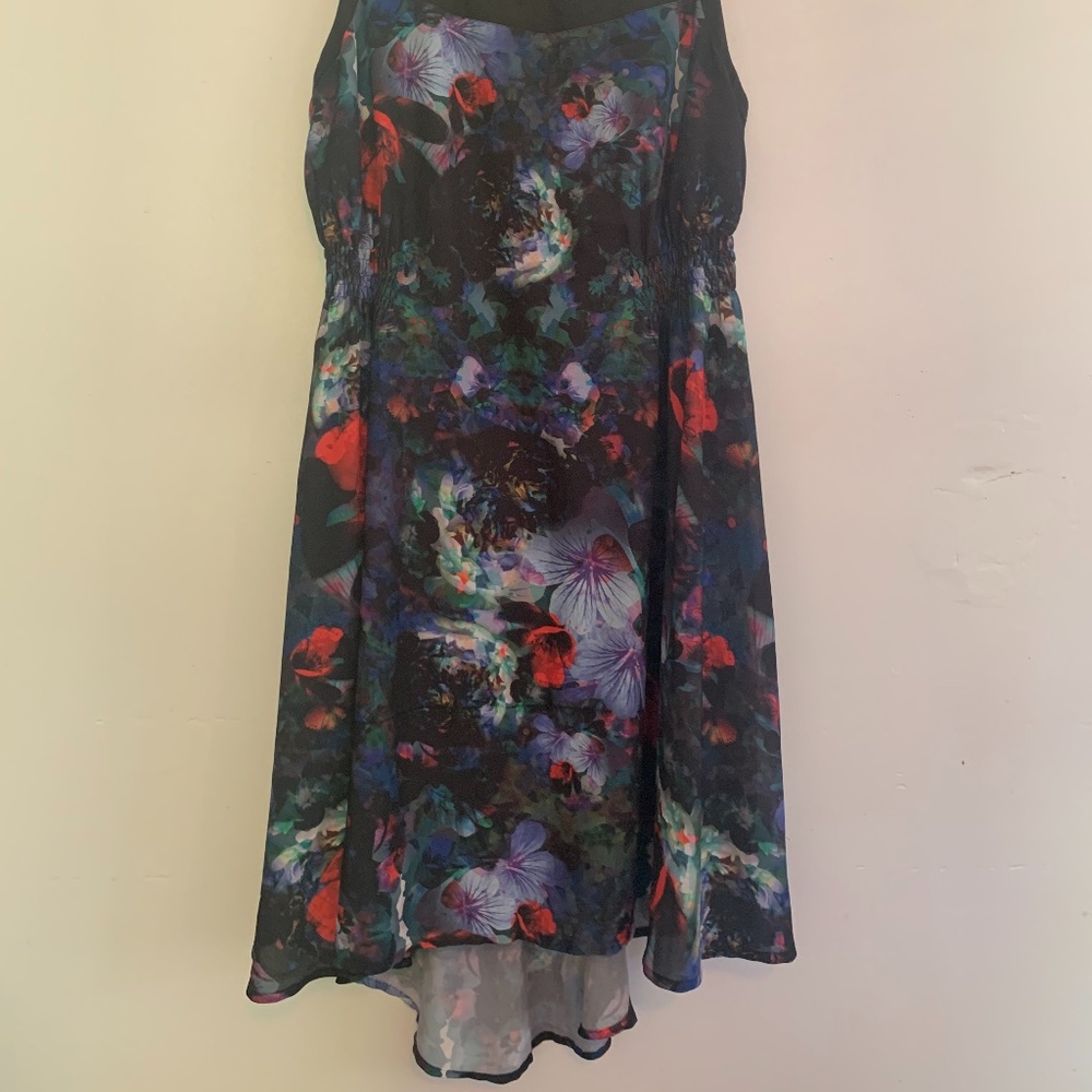 Dress - Picture 3 of 4